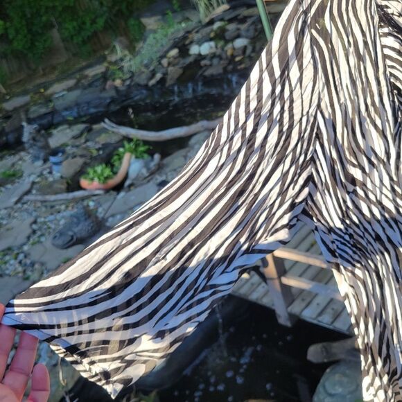 Zibra Print Blouse - Picture 5 of 10